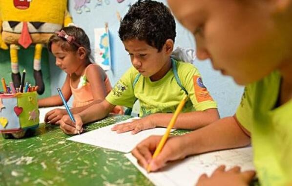 (教育问答）孩子的早教，什么时候最合适？