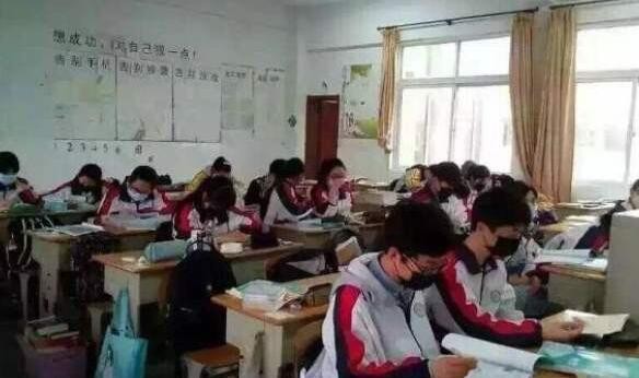 【要闻】明星爸爸性教育：陪女儿一起洗澡(组图)