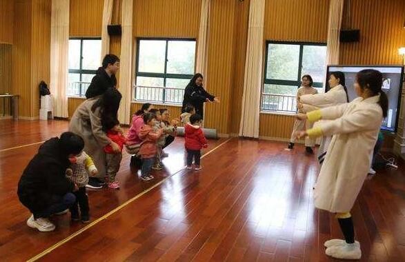 (教育问答）孩子的早教，什么时候最合适？