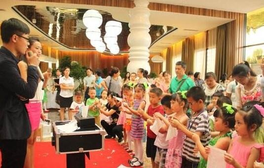 (教育问答）幼儿园揠苗助长式教育弊端